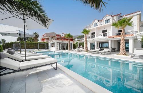 Podstrana Villa | Luxury beachfront Villa Providenca