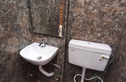 Lajpat Nagar Apartment | Luxury flat in foreigner areof lajpat nagar with fully equipped kitch