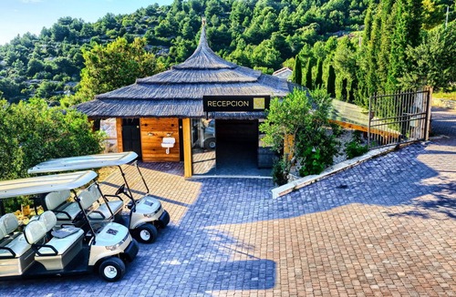 Jezera House | Luxury Glamp New Horizons V