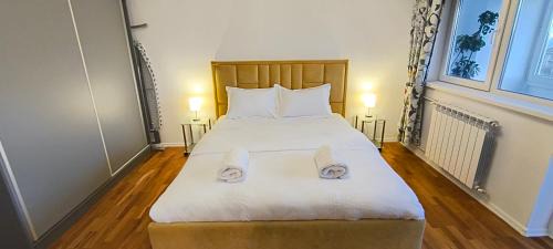 Bucharest City-Centre Apartment | Luxury Intercontinental 4 bedrooms Old City Brand New Apartment