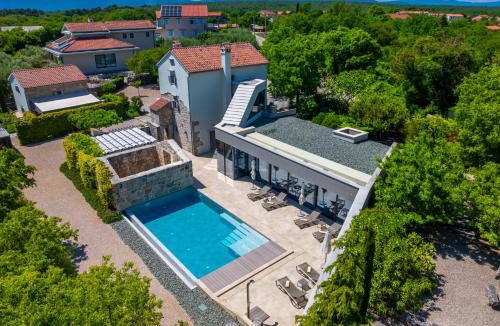 Nenadici Villa | Luxury Jerini Estate