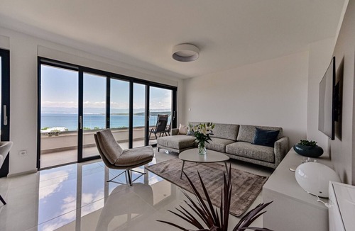 Zidarici Apartment | Luxury Malinska Sky Apartment with private pool