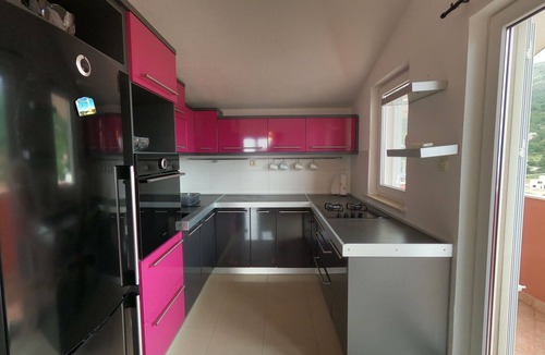 Podstrana Apartment | Luxury newly renovated apartment - 5min from the beach, with the best sea view.