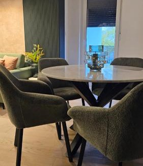 Osijek Apartment | Luxury Opus Osijek - Self Check in, Free Private Parking
