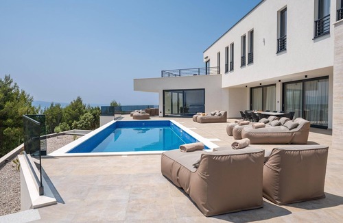Stanici Villa | Luxury Seaview Villa with Jacuzzi