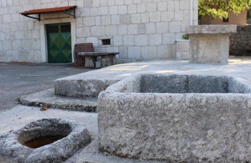 Blato na Cetini Apartment | Luxury stone apartment Matijević