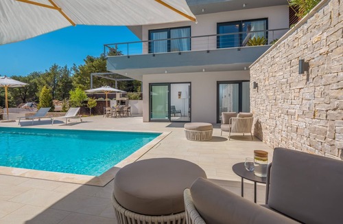 Cove Osibova (Milna) Villa | Luxury Villa Elegance – Private Heated Pool by the Sea in Milna, Brač