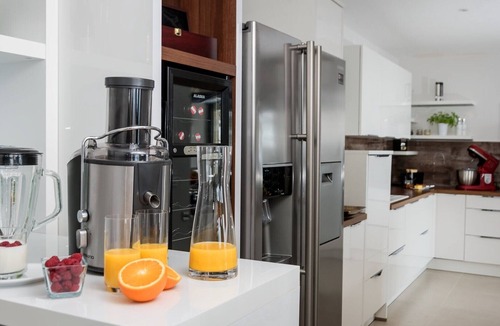 Stanici Villa | Luxury Villa Happiness Omis with Pool, Gym & Sauna