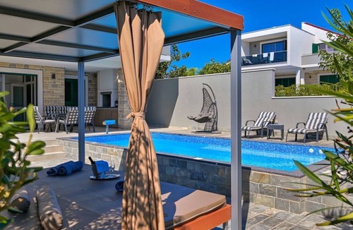 Novalja Villa | Luxury Villa Lunaria with Pool