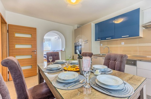 Kastel Stari Villa | Luxury Villa near Split – Heated Pool, Sea View, Outdoor TV, Football Field
