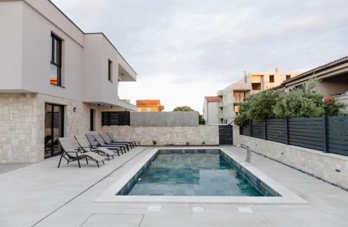 Mandre Villa | Luxury Villa Pam - Private villa with a heated pool and a summer terace with 4 bedrooms - 230 m2 NEW!