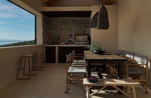 Medici Villa | Luxury Villa SALT/STONE heated pool, family, seaview, sauna