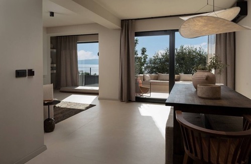 Medici Villa | Luxury Villa SALT/STONE heated pool, family, seaview, sauna