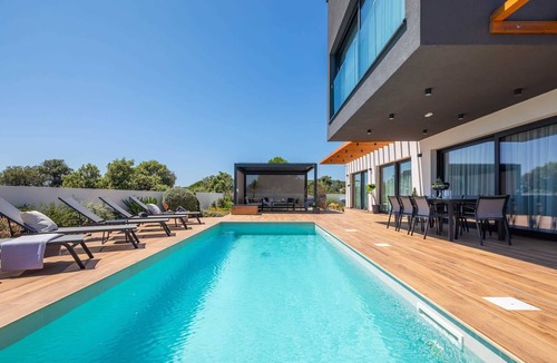 Dvornica Villa | Luxury Villa Silvery with Pool