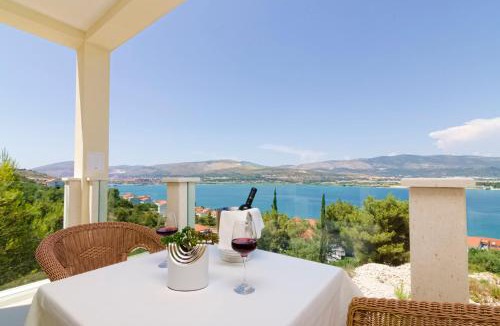 Mastrinka Villa | Luxury Villa Star Lights Trogir - heated pool, hot tub, gym, billiard