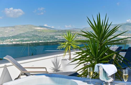 Mastrinka Villa | Luxury Villa Sun Stone heated pool & whirlpool