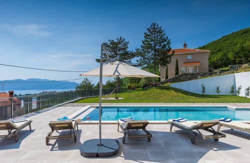 Brsec Villa | Luxury Villa Sunset Sailor with Pool