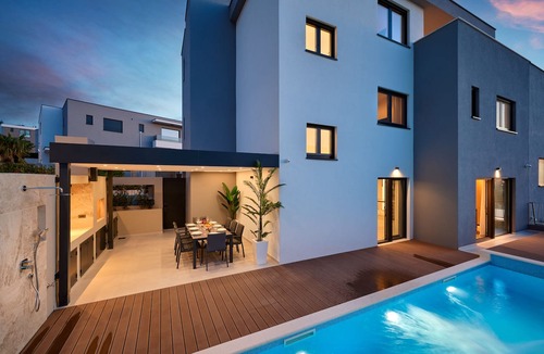 Podstrana Villa | Luxury Villa Viginti 1/Sea and City Views + Swimming pool+ Elevator