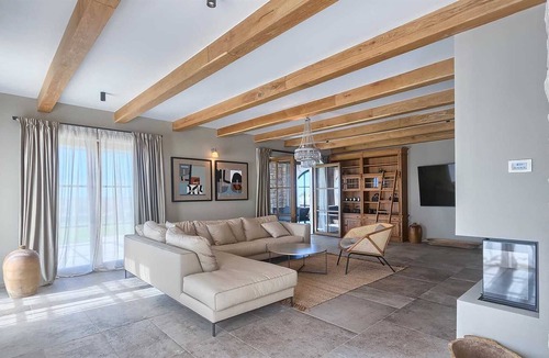 Finida Villa | Luxury villa with a sauna, home cinema and a gym