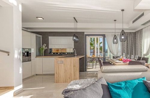Vrh Cabin | Luxury villa with an indoor and outdoor pool on the island of Krk