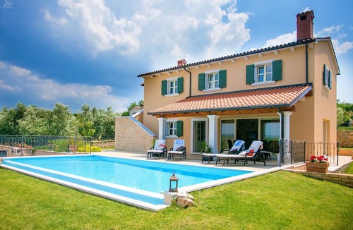 Selina House | Luxury villa with private, heated pool and panoramic view, 2 km from Sveti Lovrec