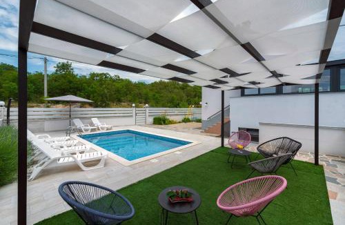 Klis Apartment | Luxury with gallery, heated pool only for you-KLIS CRO