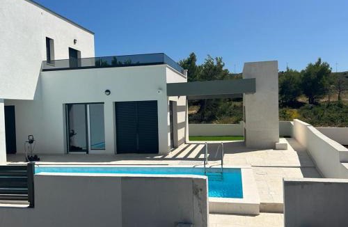 Rovanjska Villa | Luxusvilla Christian direkt am Meer mit Pool