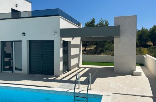 Rovanjska Villa | Luxusvilla Christian direkt am Meer mit Pool