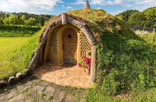 Razkrizje House | Magical Hobbit's House, Ljutomer, Slovenia