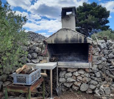 Nevidane House | Magunja