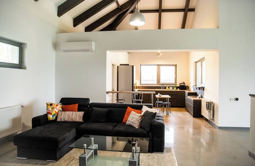 Balotesti House | MAISON DE VACANCES près de Thermes de Bucarest & Otopeni Airport
