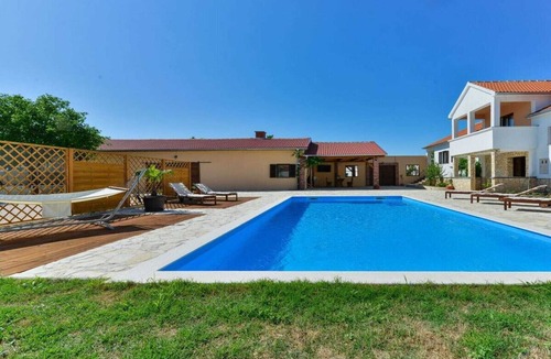 Benkovac Villa | Marinic Comfortable holiday residence