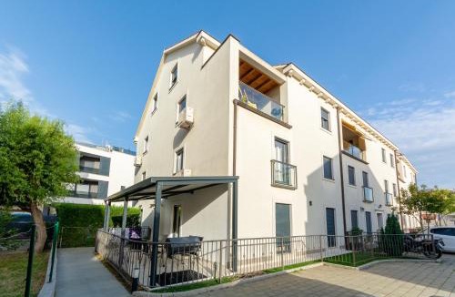 Strozanac Apartment | Marisol