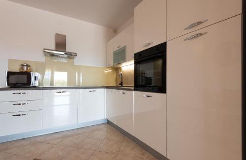 Kastel Sucurac Apartment | Mary - Apartment with private pool & garden