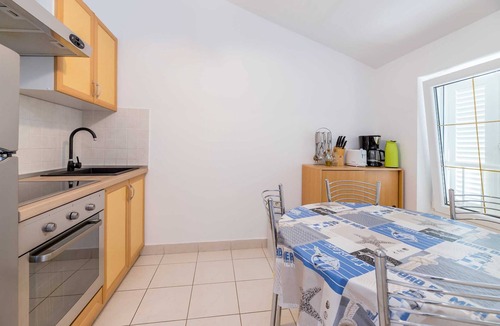 Jurandvor Apartment | Melania 2-2L on the second floor with air conditioning and balcony