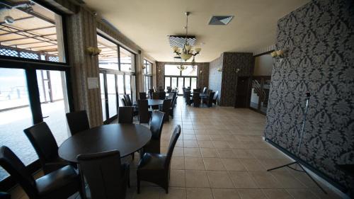 Dubova House | MELBA 3 flori cazanele Dunarii