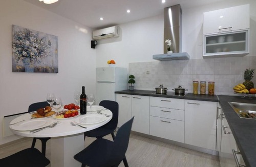 Vrvari House | Melisa 8 by Interhome