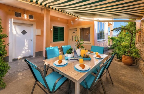 Kastel Sucurac Apartment | Mendy Sea View – 2 Bedrooms, 2 Baths near Split