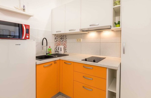 Jurandvor Apartment | Meri 1 A2 - Groundfloor apartment with pool