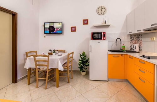 Jurandvor Apartment | Meri 1 A2 - Groundfloor apartment with pool