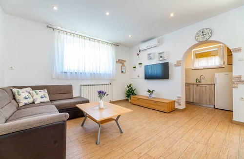 Jurandvor Apartment | Meri A4 - Charming 2-Bedroom Apartment for 4 with pool