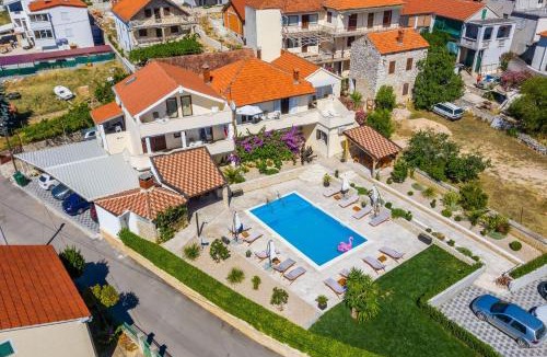 Sveti Filip i Jakov Apartment | Merita Apartments with Pool