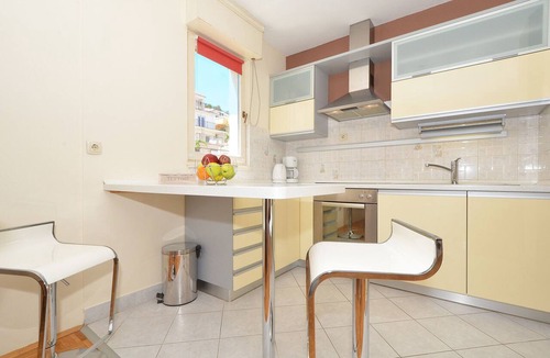 Mastrinka Apartment | MIANA, comfy 2 bedroom apartment, 170m from a beach