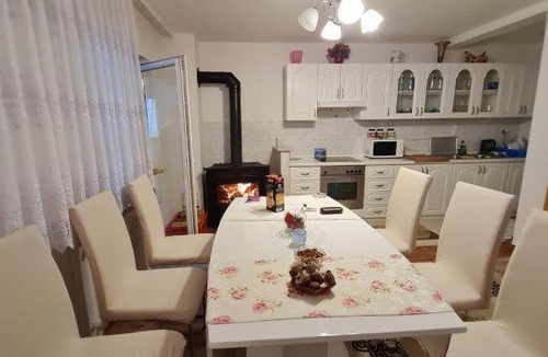 Gracac House | Michaela