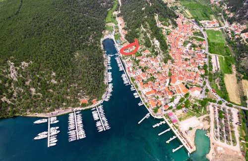 Skradin Apartment | Mila and Jurija Formenti 2 apartments in heart of nautic marina, with heated swimming pool May till October, bikes, Sup, kajak, free parking in our garden