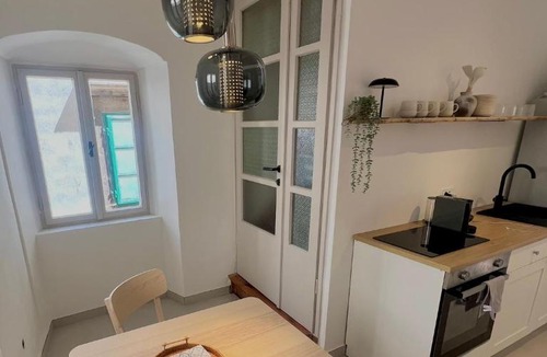 Grad Apartment | Mimi's Place
