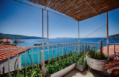 Komiza Hotel | Mira Sea Front Guesthouse