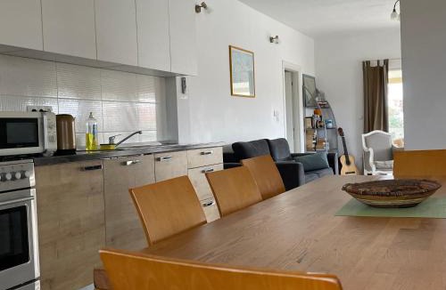 Betina Apartment | Miri&Gary's