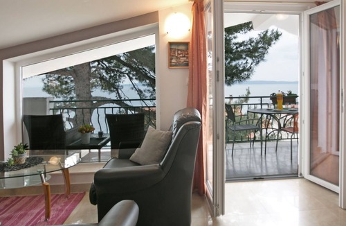 Businci Apartment | mit Balkon und herrlichem Meerblick by Interhome