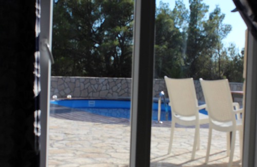 Benkovac House | mit Pool in Ruhigem Waldstück